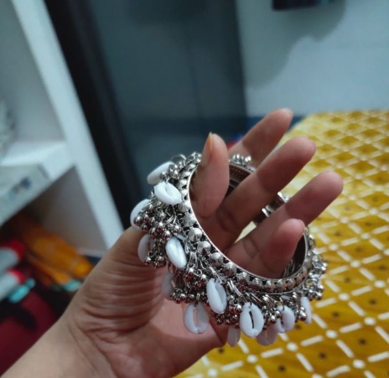 Seashell Bangle