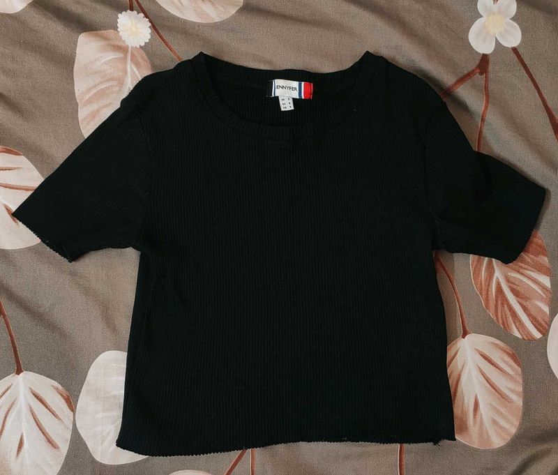 Black Ribbed Crop Top