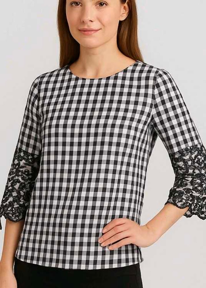 Trendy black and white checkered top ✨