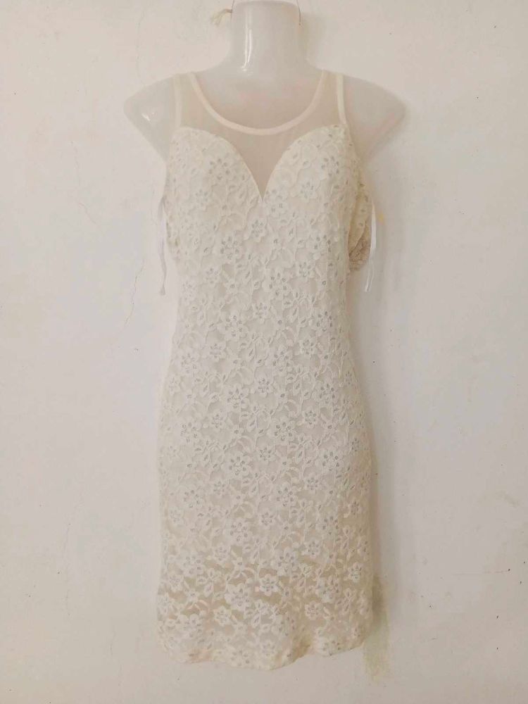 BEAUTIFUL WHITE DRESS
