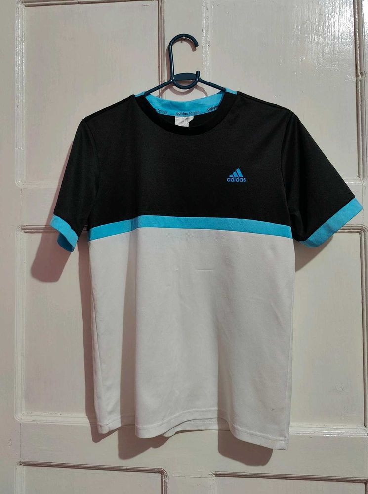 Adidas T-Shirt