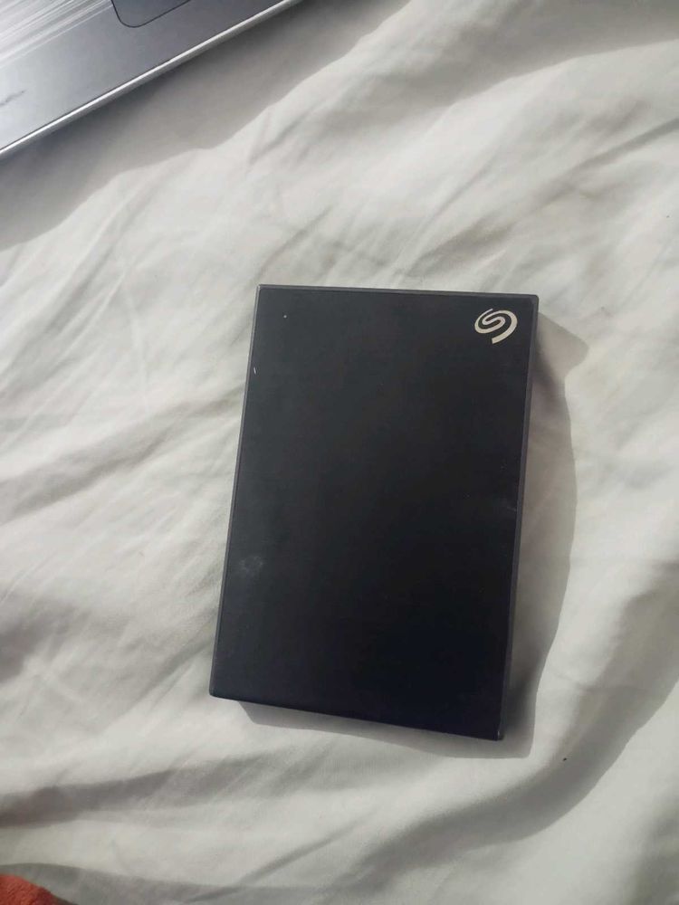 Seagate Backup Plus Hardisk 2500₹ Only