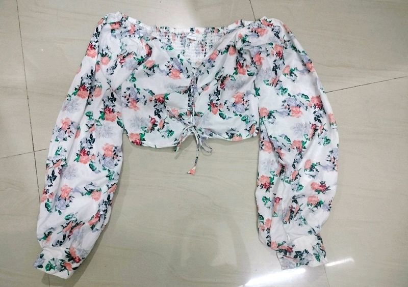 White Floral Balloon Sleeve Crop Top 🤍💮