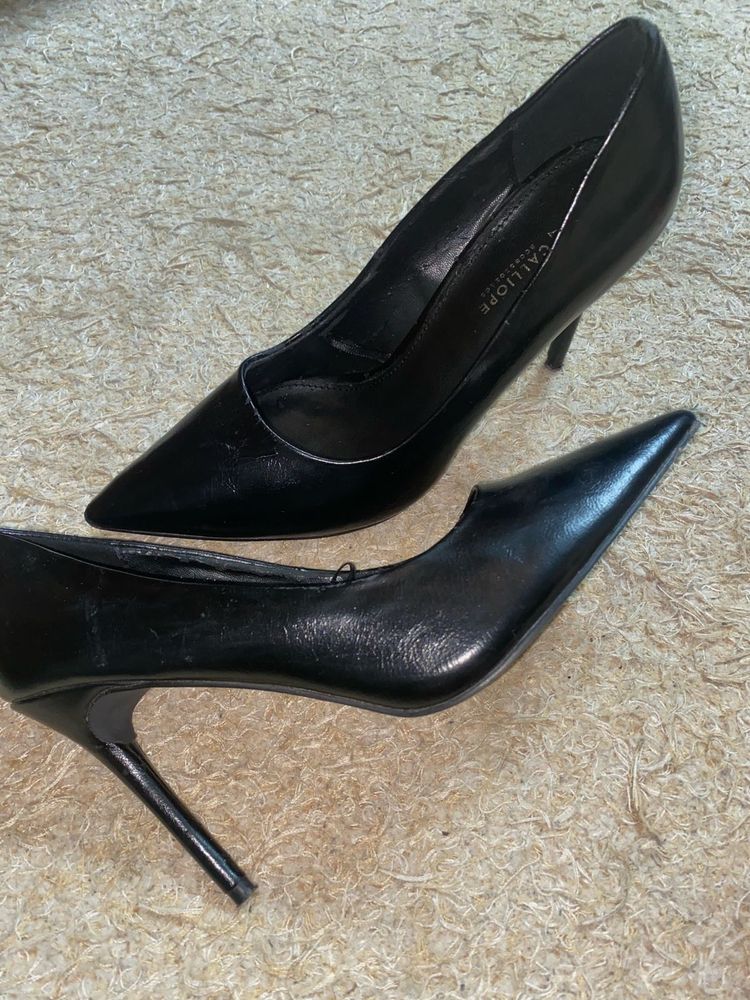 Calliope Black Pointed Heels