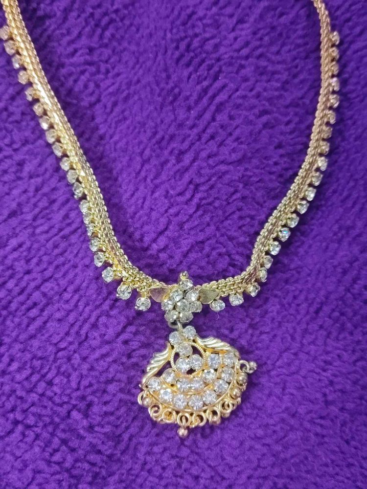 Gold Tone Rhinestone Necklace