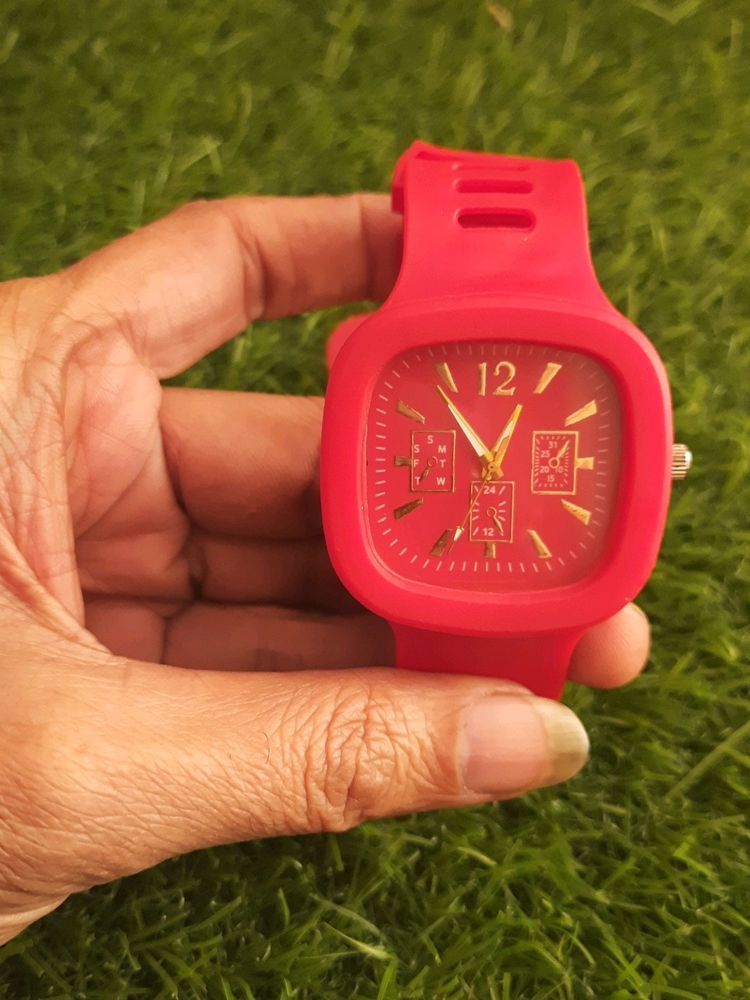 💥 Red Dial Analog Silicone Strap Designer Watch
