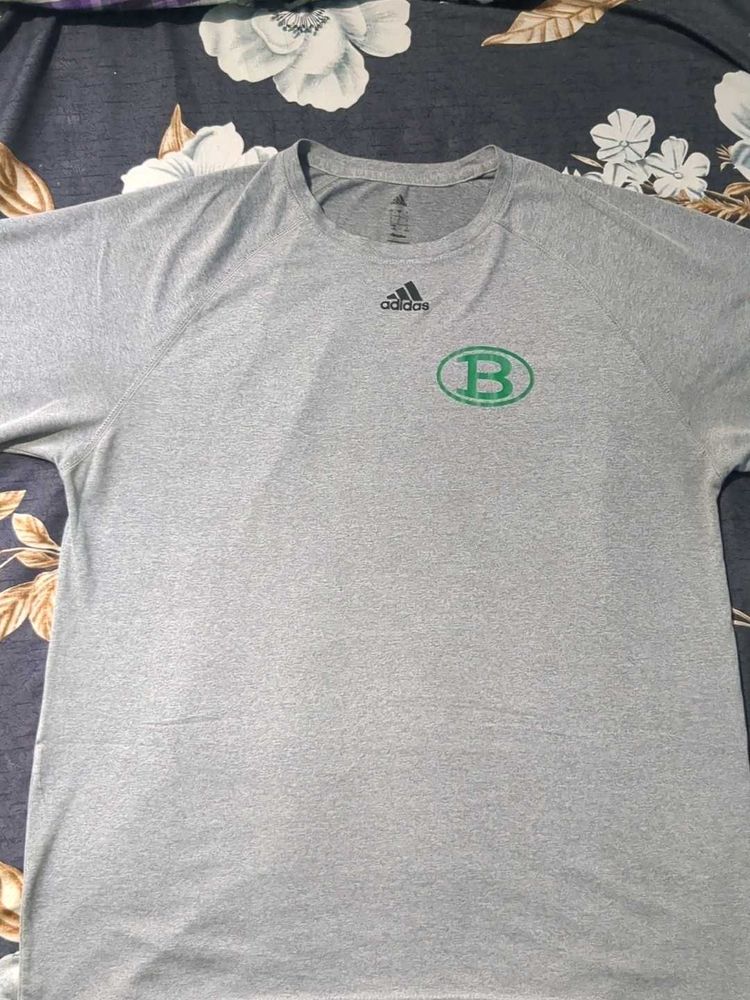 Adidas Tshirt