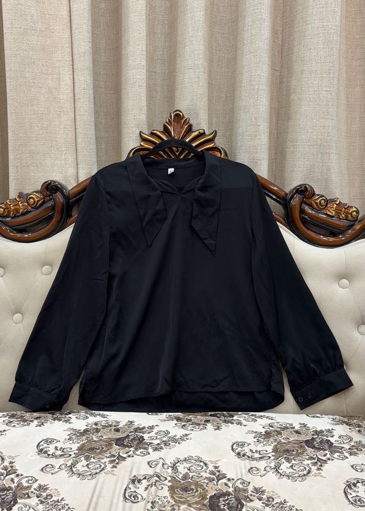 Elegant Black Blouse