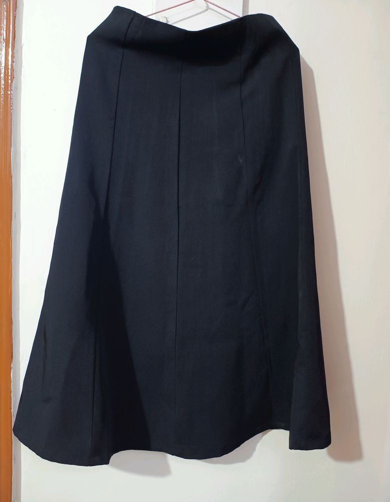 Long Black Skirt With Zip