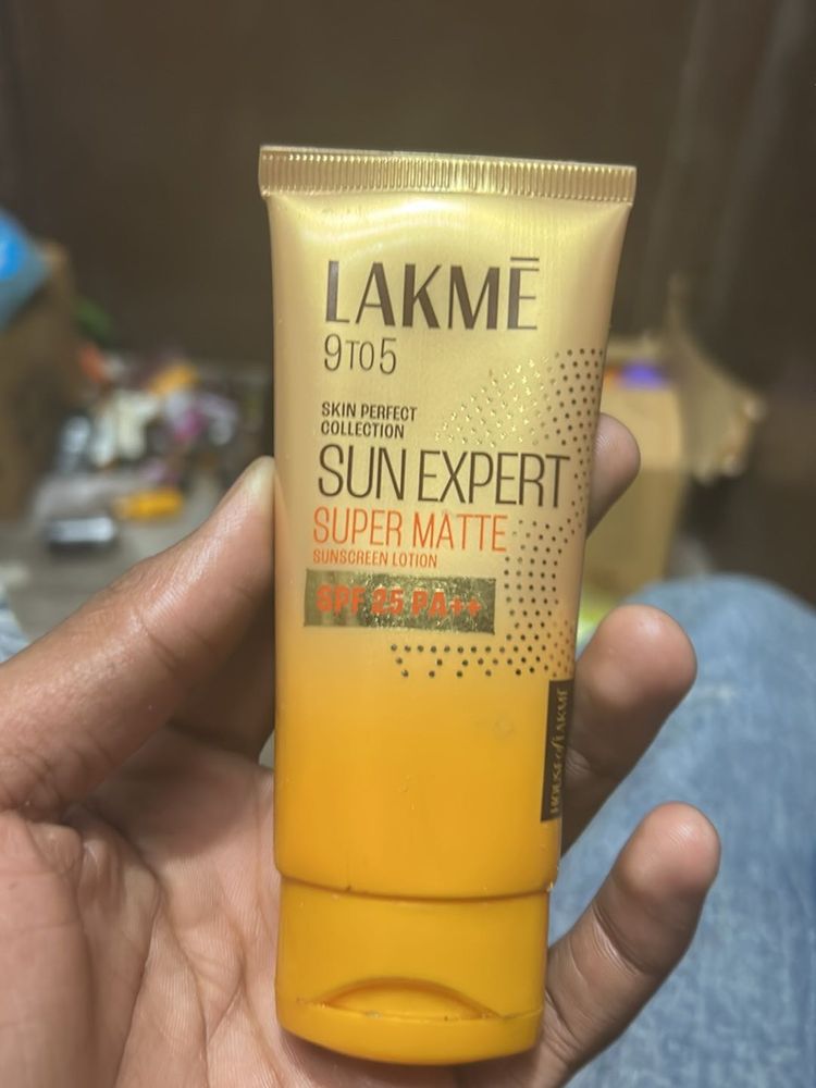 Lakme 9 To 5 Skin Sun Expert Super Matte
