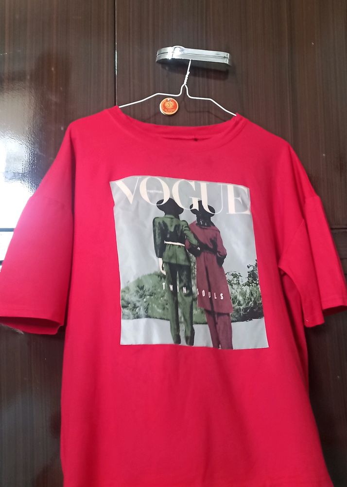 Vogue Red oversized tshirt