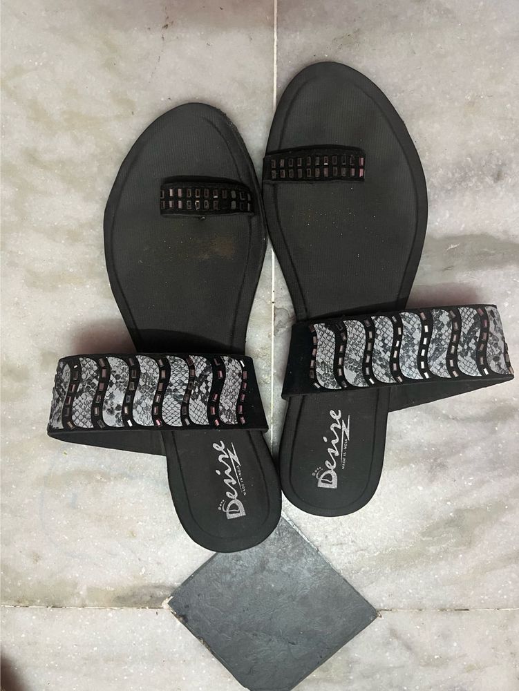 Black Sandels
