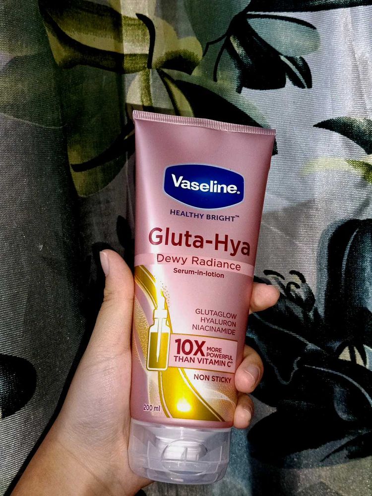 Vaseline Gluta-Hya Lotion