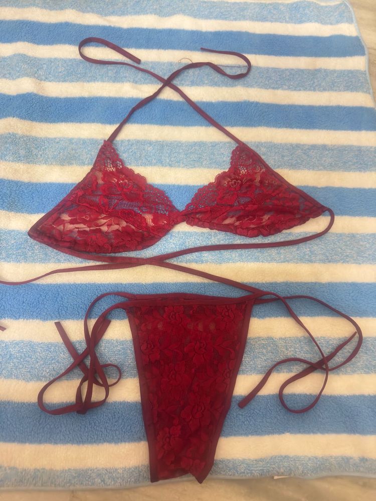 Red bikini set