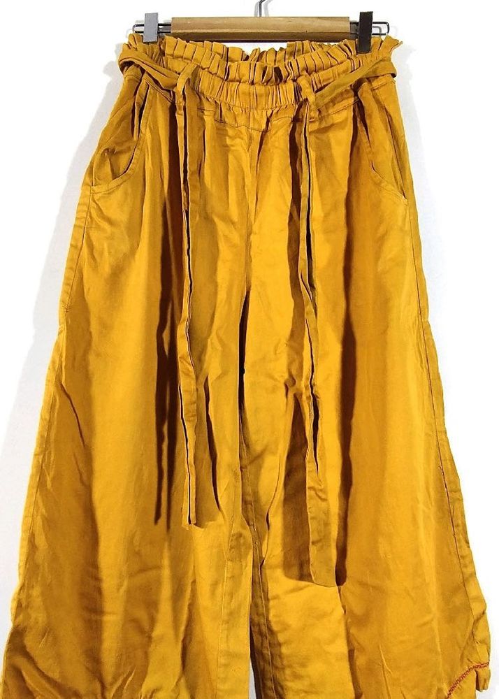 Cropped Pants