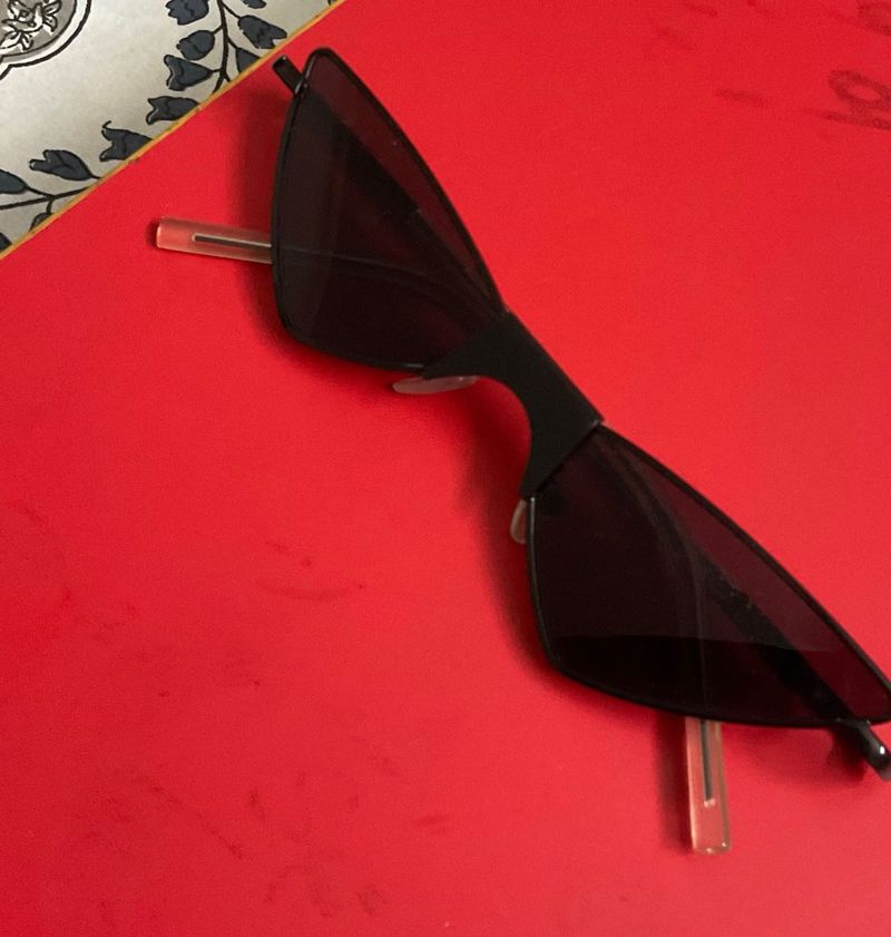 Trendy Black Cateye Sunglasses