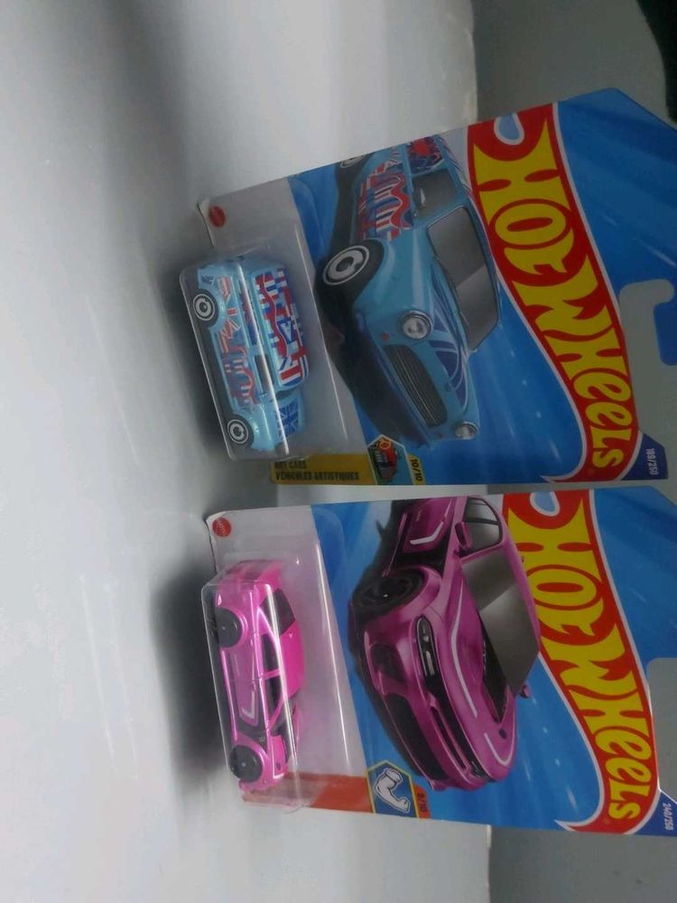 Hot Wheels Diecast Cars - Set of 2