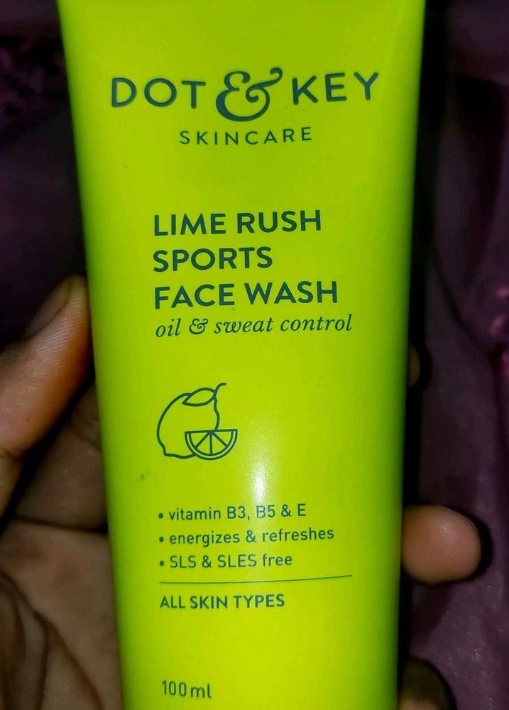 Dot &amp; Key Face Wash