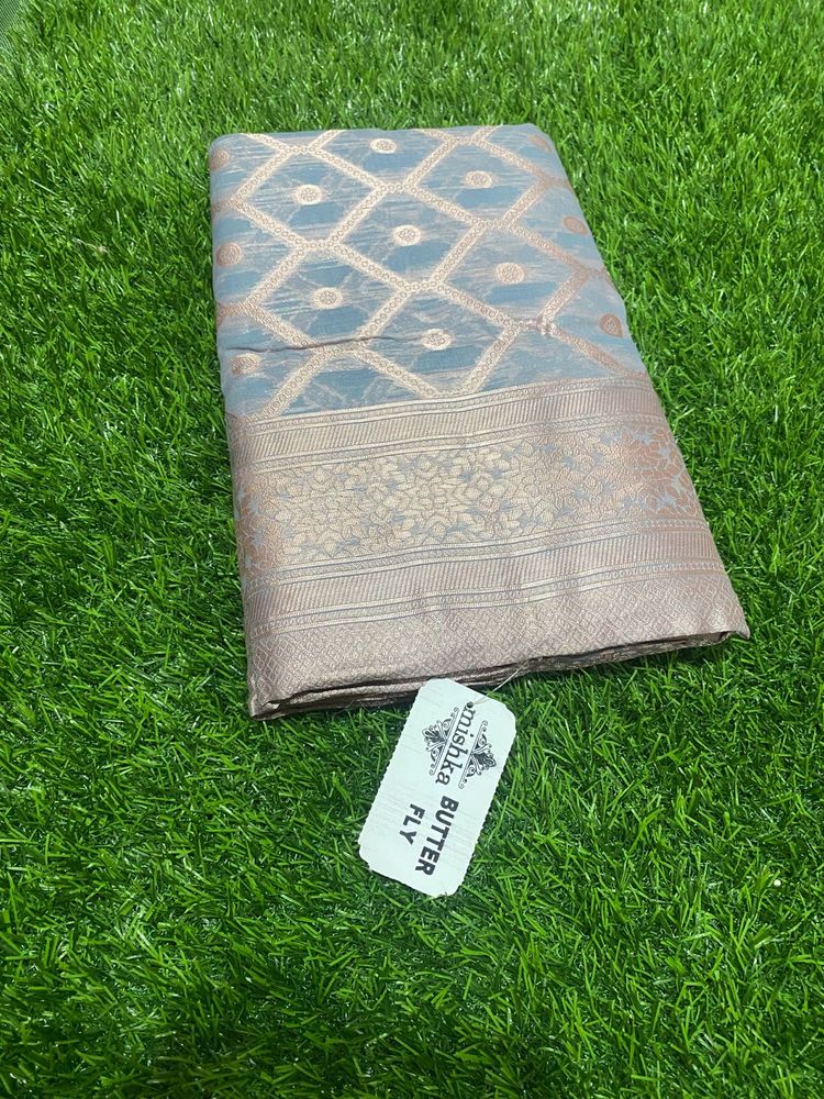 Cotton Saree With Golden Zari Work