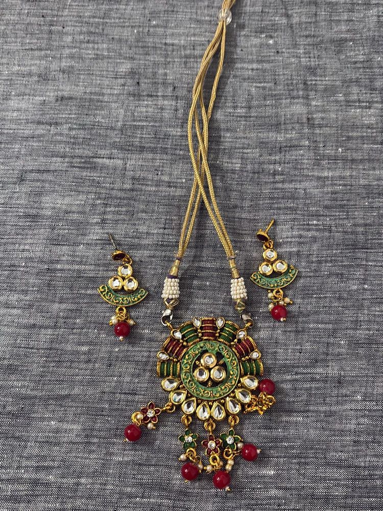 Royal Look Necklace Set 🪷