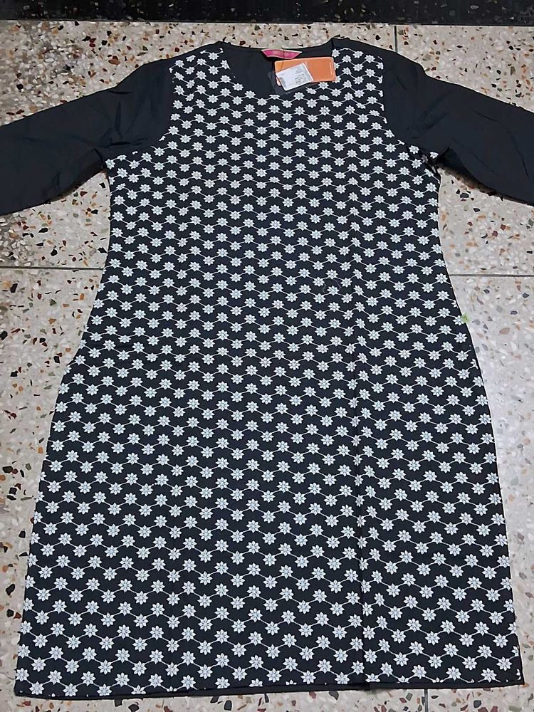 Black Kurti