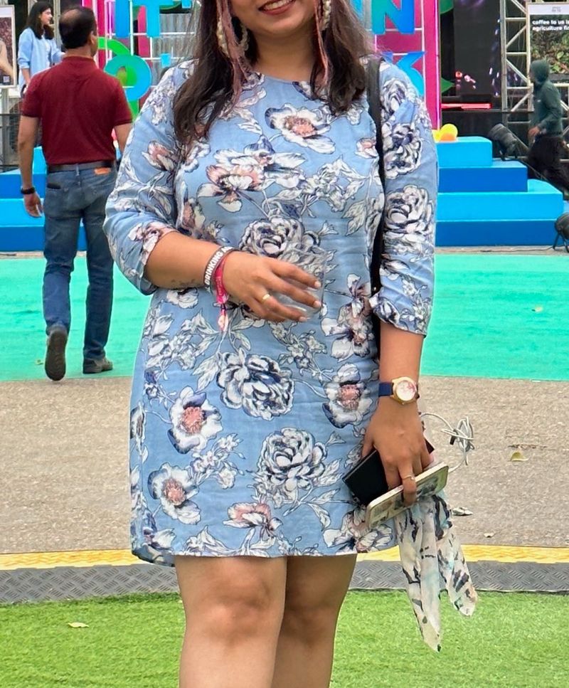 A Stylish Blue Casual Dress