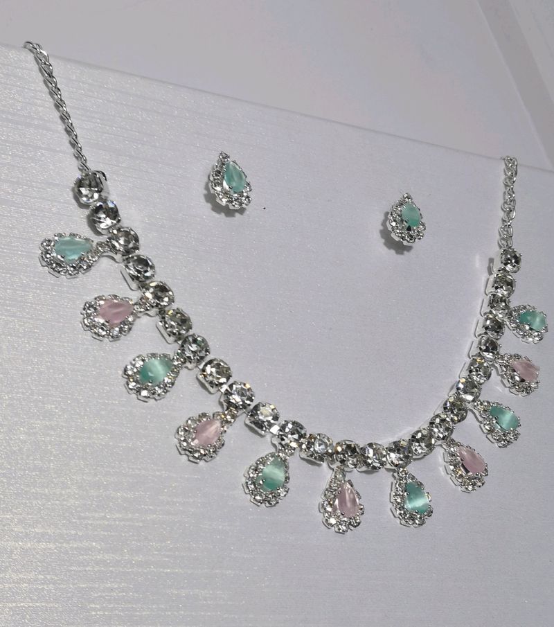 💥Move On Sale 💥4 Combo Jewellery Set.