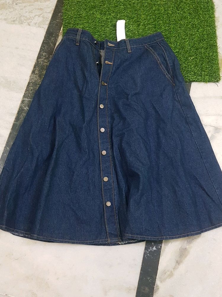 Long Highwaisted Flared Skirt