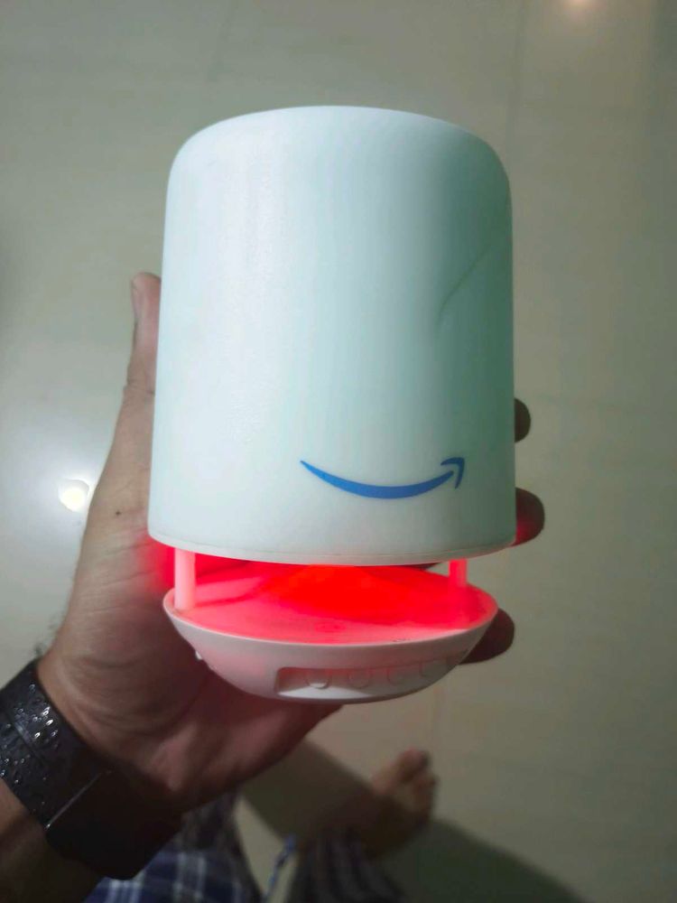 pen stand with speaker support