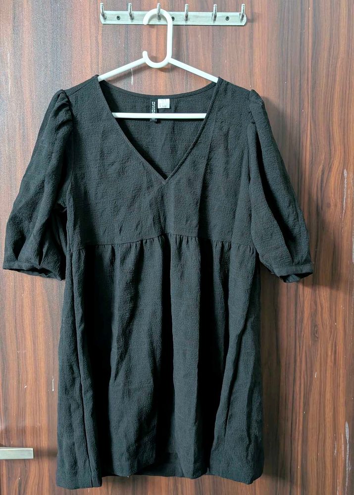 H&amp;M Black Short Dress