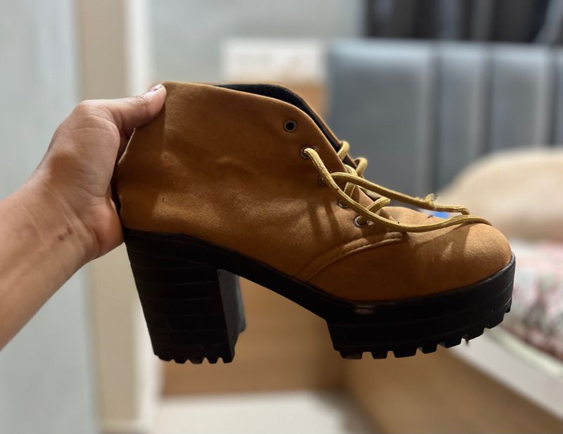 Attractive Women Brown Boots