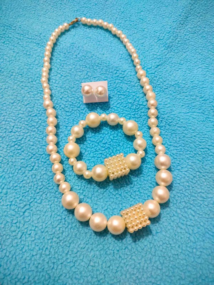 White Moti Necklace Set