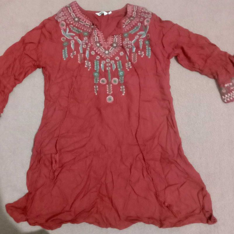 Embroidered Tunic Top