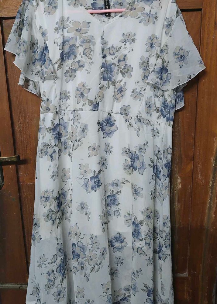 Floral Print Dress in white