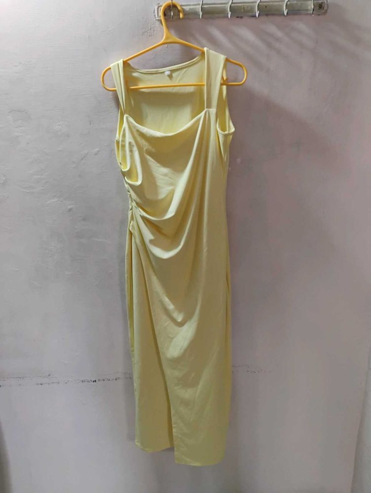 Women&#39;s Ruched Light Yellow Dress