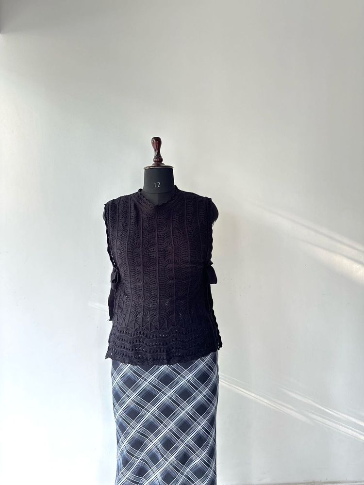 Vintage Black Sleeveless Lace Top