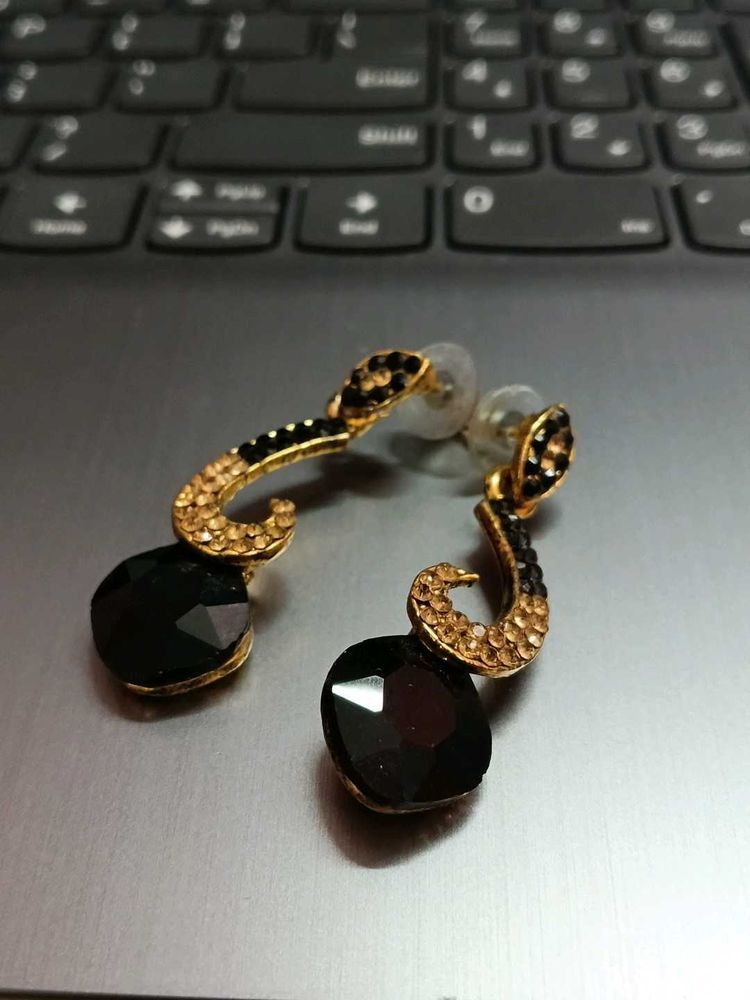 Elegant Black Drop Earrings