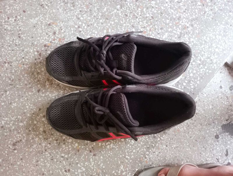 Athletic Running Shoes