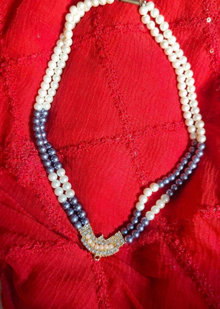 Neckline