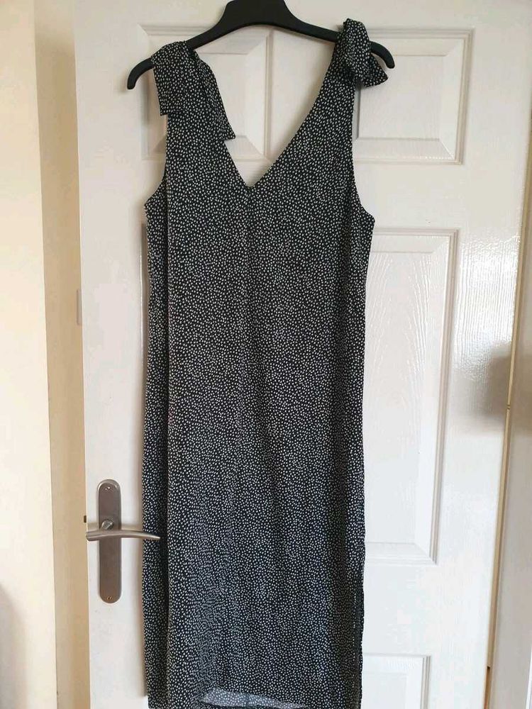 H&amp;M Women&#39;s Midi/Maxi Black &amp; White Dress, Size 10