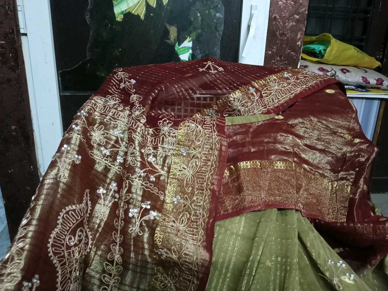 GentlyUsed Burgundy&amp;GoldEmbroidered Saree WithBlou