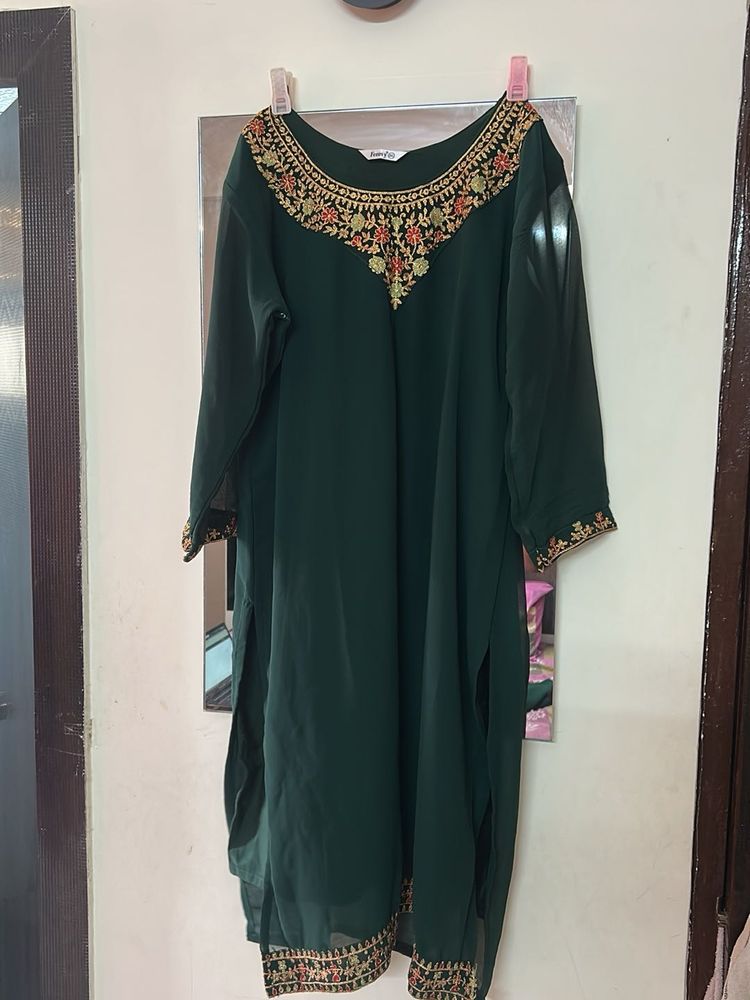 Women Green Kurta Set