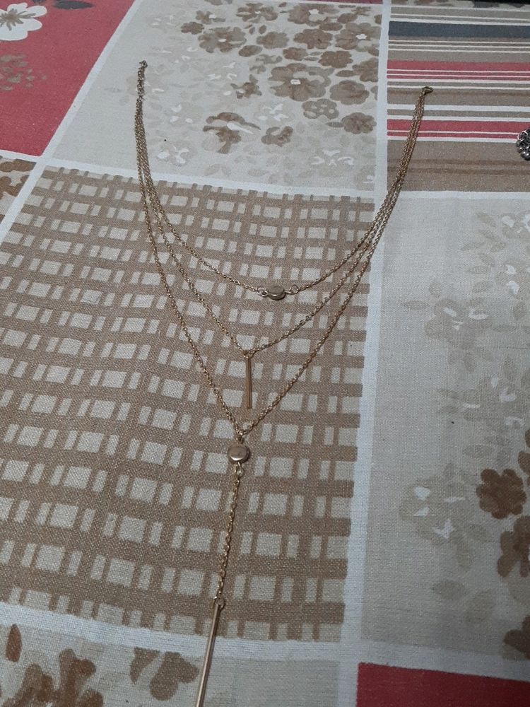 Three layered necklace