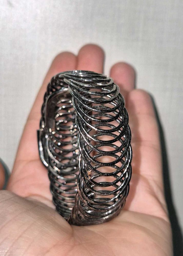 ✨ Statement Spiral Hoop Bracelet ✨