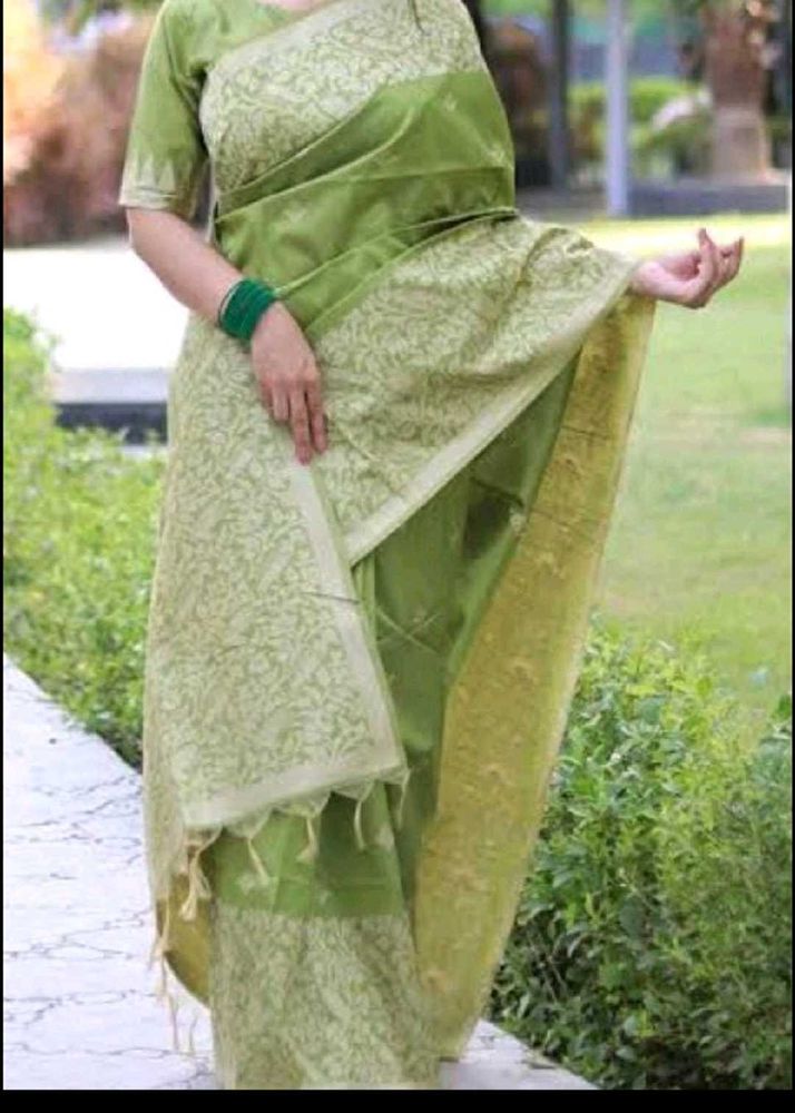 Elegant Green Ethnic Saree