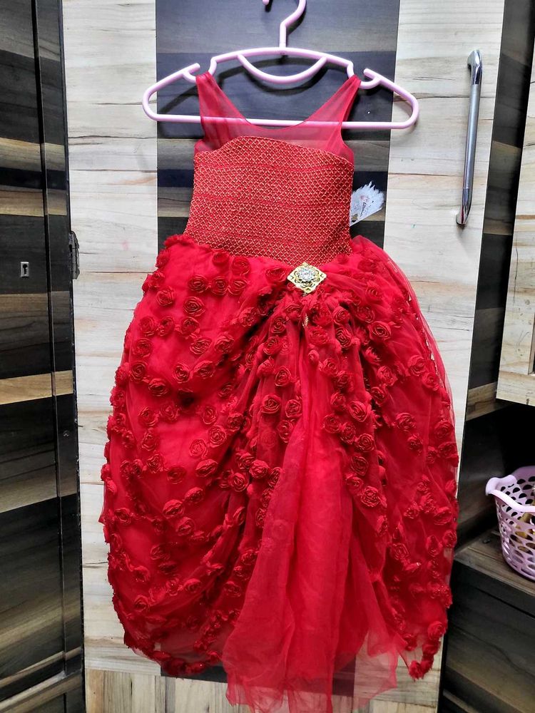 Red Rosebud Dress Bust 21 Inches Length 38