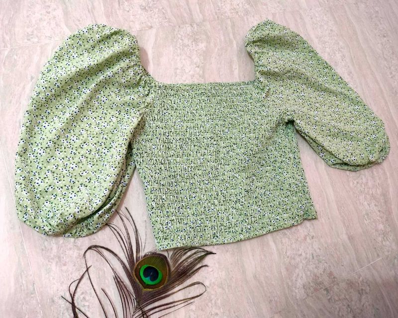 Green Floral Print Smocked Crop Top