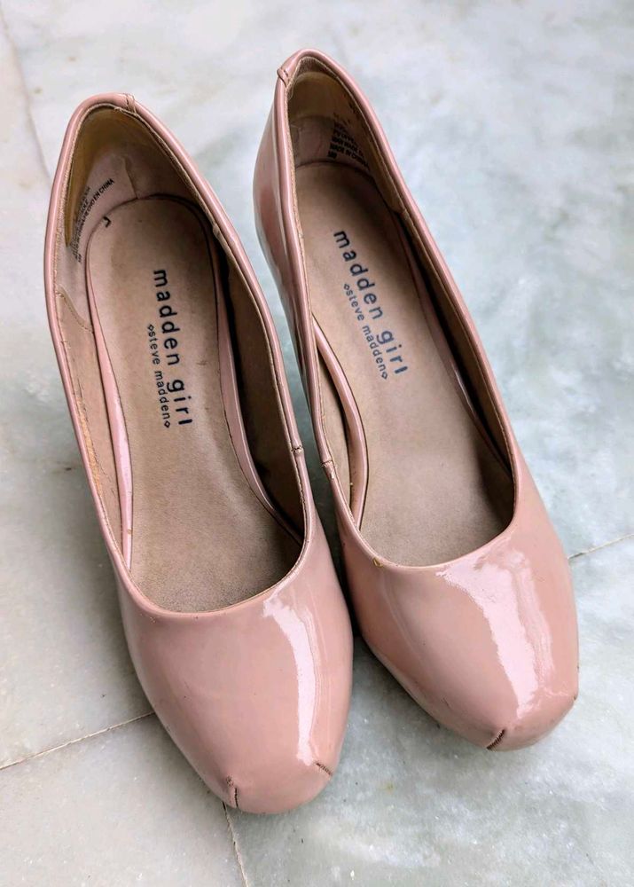 STEAL DEAL!!!Nude Pumps By Steve Madden