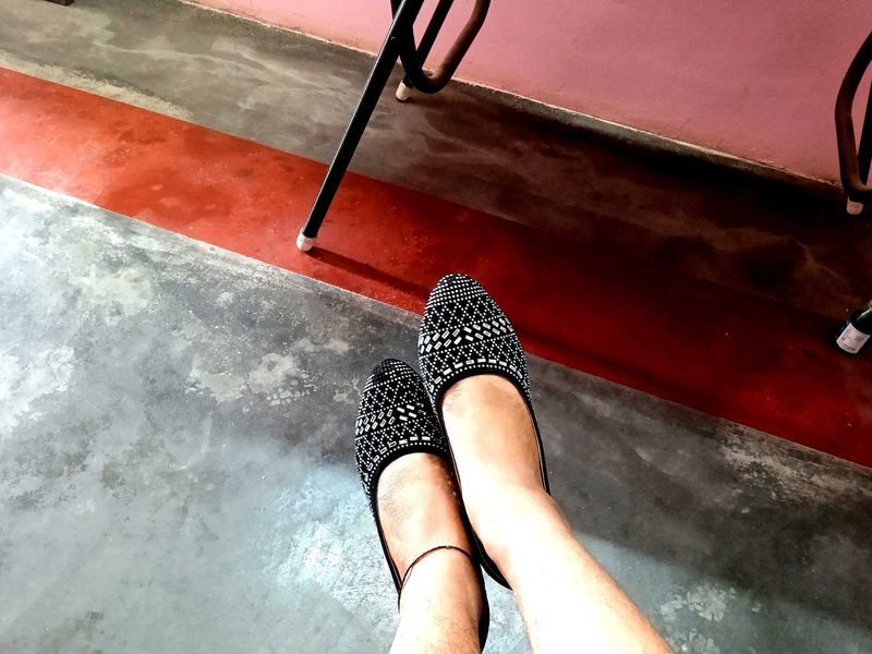 Self Style MIRROR &amp;STONE WORK JUTTI(BLACK)