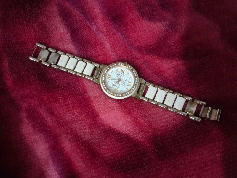 Elegant Women&#39;s Watch